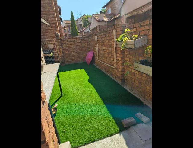 3 BEDROOM TOWNHOUSE FOR SALE IN CELTISDAL